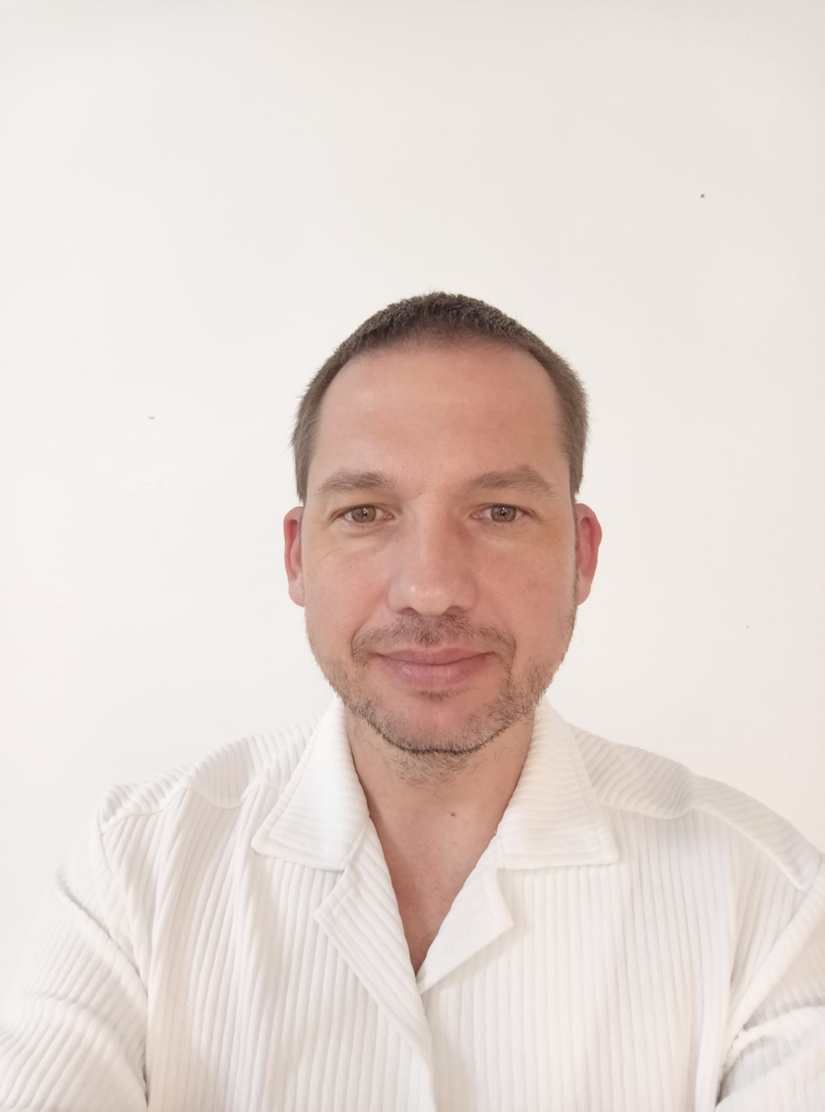 דניס שניקוב